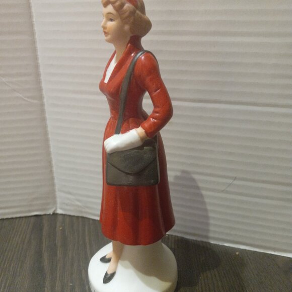 1956 Avon Lady 1980s 11th Annual Bottle Club Figurine - Picture 4 of 9